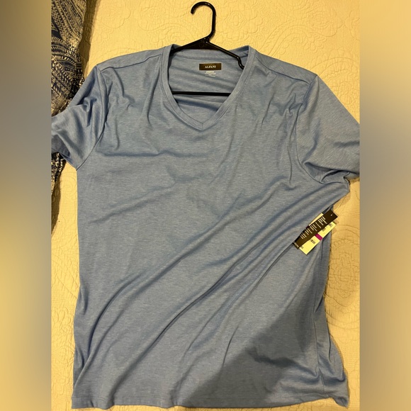 New With Tags Alfani Men's Stretch Short Sleeve Solid Light Blue T Shirt XXL - Picture 1 of 2